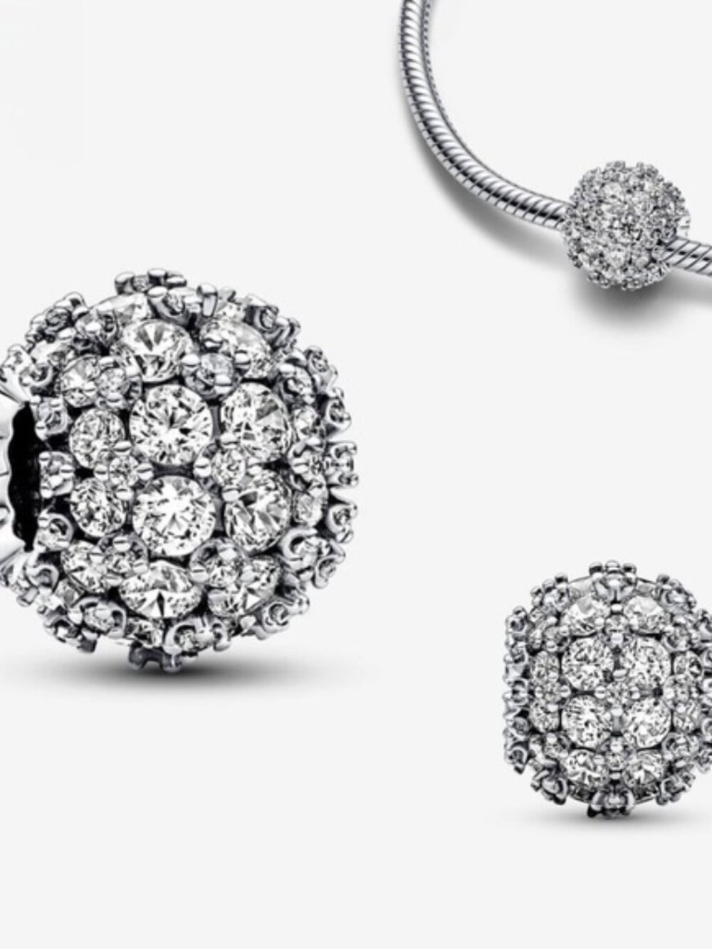 Pandora Sparkling Pavé Round Charm (ONE)